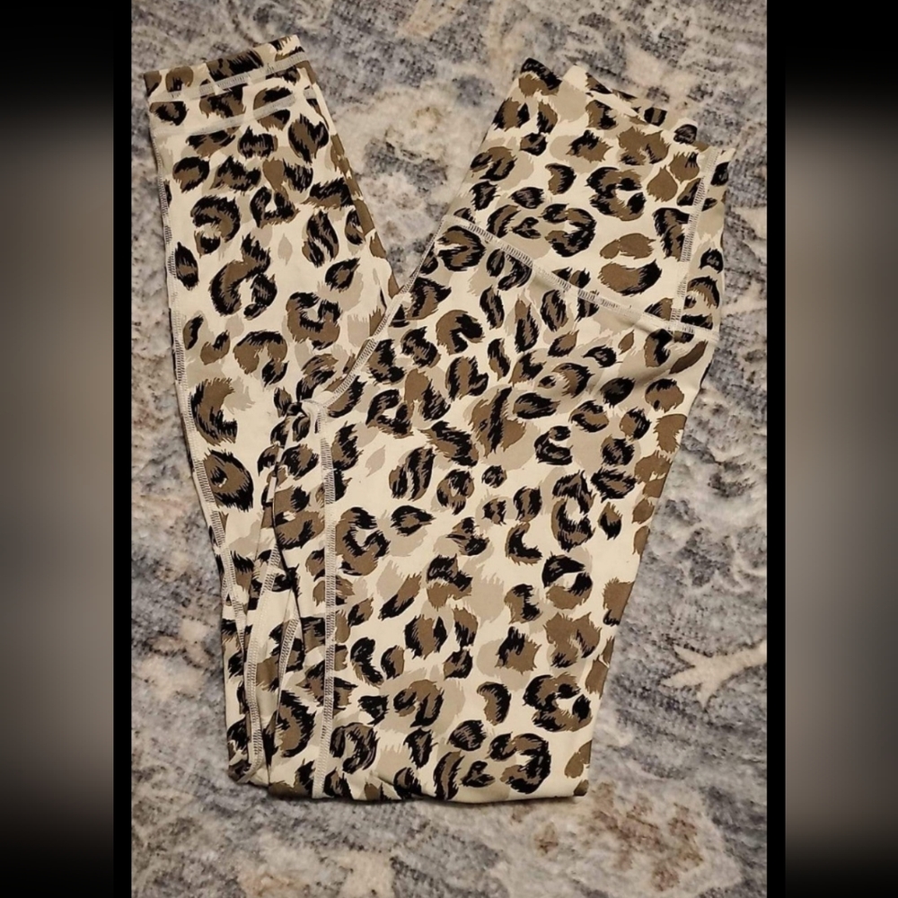 Leopard print leggings size small